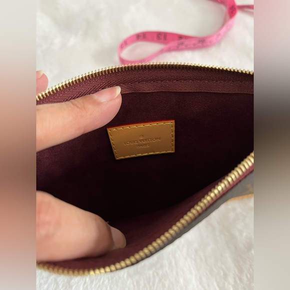 Authentic Louis Vuitton Carryall Pouch MM New - Picture 5 of 7